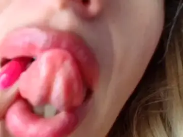 Stripchat Free Live Porn of Mia_kai