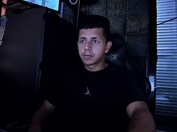 Stripchat Live Sex of boy_bigcock24cm