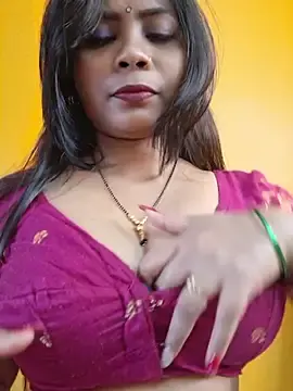 Stripchat Live Porn of RedQQueen