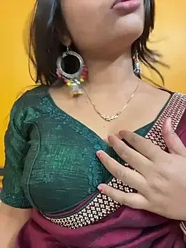 Stripchat Sex Cam of RedQQueen