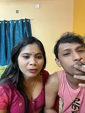Stripchat Sex Cam of RedQQueen