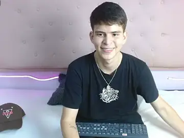 Stripchat Live Sex Cam of akissangel
