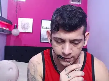 Stripchat Sex Chat of hugecocks_hot