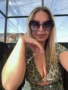 Stripchat Free Live Porn of AnissaHale