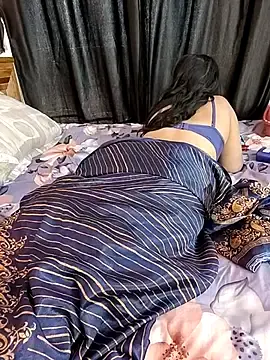 Stripchat Sex Cam of kaamuk_shweta
