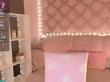 Stripchat Nude Webcam of HolyMiax