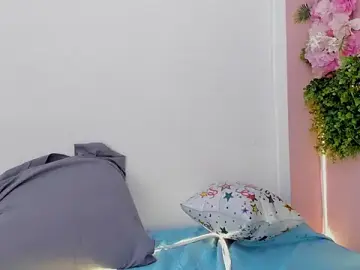 Stripchat Sex Cam of Mikasa_Horny
