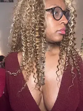 Stripchat Watch Live Sex Cams of MistiSavannah