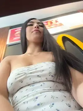 Stripchat Sex Cam of Valentina-gomezz