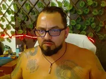 Stripchat Adult Video Chat of mr_wolf46