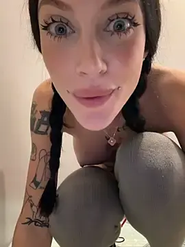 Stripchat Adult Webcam of Melissa_crazy