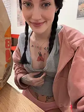 Stripchat Sex Cam of Melissa_crazy