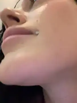Stripchat Live Sex Cam of Melissa_crazy