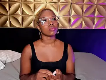 Stripchat Sex Cam of connywellss