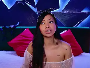 Stripchat Free Porn Cam of ElyaQuinn