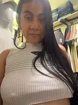 Stripchat Free Porn Cam of Laia_Hills