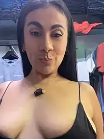 Stripchat Adult Webcam of Laia_Hills