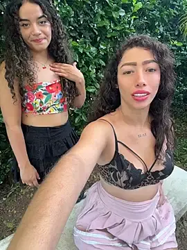 Stripchat Watch Live Sex Cams of roxyrougee