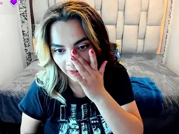 Stripchat Free Porn Cam of Kiara_Cruz__
