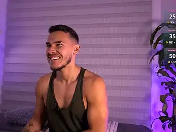 Stripchat Sex Cam of MarkSantozz