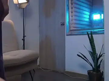Stripchat Live Sex Cam of Noah_Oliveira_