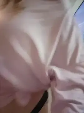 Stripchat Live Sex Cam of HollyTattoo