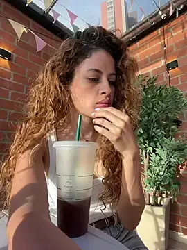 Stripchat Free Live Porn of alana15