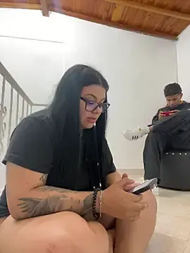 Stripchat Sex Cam of alissonfernandez_