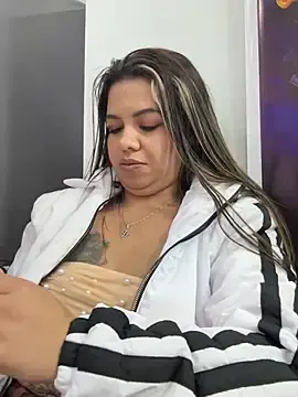 Stripchat Live Sex Cam of Ariana-07