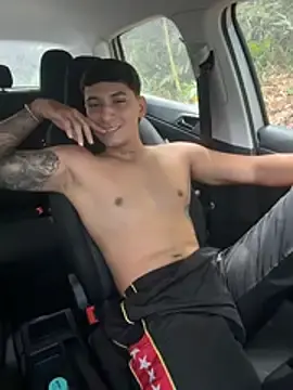 Stripchat Live Porn of SexxxySquirterStev777