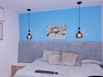 Stripchat Sex Cam of estrella_bigboobs14