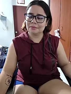 Stripchat Free Live Porn of saenz_eymi