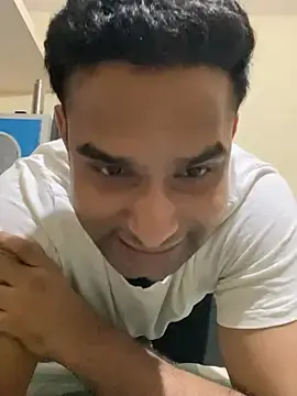 Stripchat Live Sex Cam of wellitsme07
