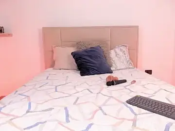 Stripchat Sex Cam of Alexandra_ra