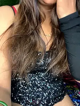 Stripchat Live Sex Cam of HOTTY-TINA