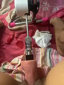 Stripchat Live Sex Cam of HOTTY-TINA