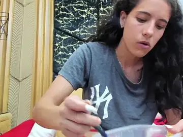 Stripchat Best live sex cam show of MiaCours