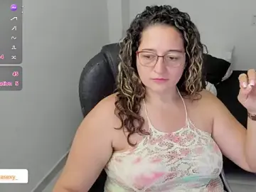 Stripchat Nude Webcam of alejandra_milf_