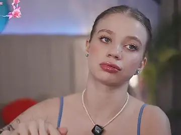 Stripchat Sex Cam of SunnyLay