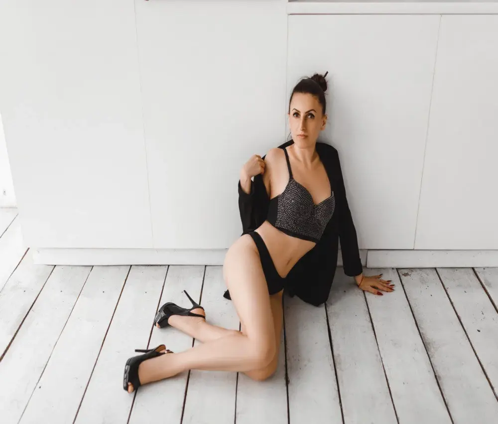 Rebecca_Diamond
