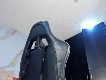 Stripchat Best Webcam of mia_18v