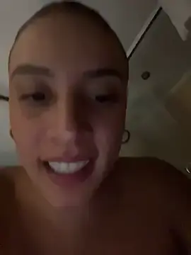 Stripchat Live Sex Cam of Lena-Williamss
