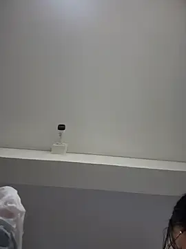 Stripchat Free Porn Cam of amira_cute2