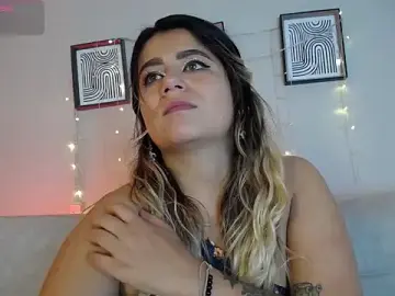Stripchat Nude Webcam of Sweet_Bella_Valery