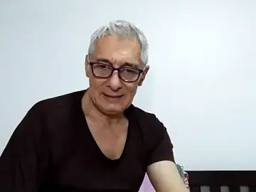 Stripchat Live Sex of BIGUNCUTHARDCOCK