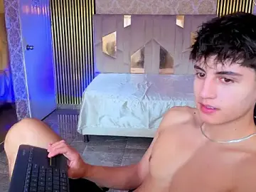 Stripchat Free Porn Cam of Kyler_tay