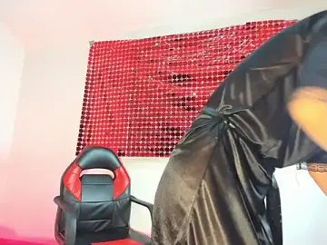 Stripchat Best Webcam of XiomaraSuan