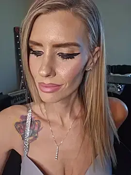 Stripchat Live Sex Cam of ellieconradxo