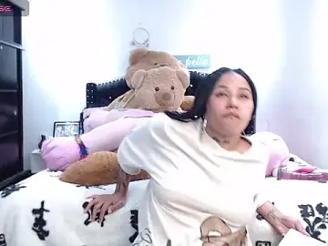 Stripchat Live Sex Cam of devi_black13_