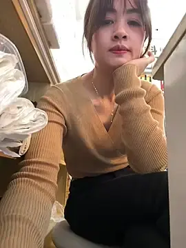 Stripchat Live Sex Cam of huihui_520